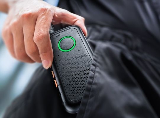 Εμπορική μαύρη Μίνι Thin Outdoor Walkie Talkie Portable Ελαφρύ βάρος 1,7*13,5*5,4CM