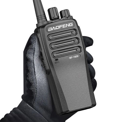 Μαύρο φορητό ασύρματο walkie-talkie με σταθερό σήμα και ανθεκτικό σε πτώση σχεδιασμό