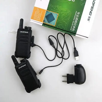 USB φόρτιση Δύο οδικά ραδιόφωνο walkie-talkie 115 * 60 * 33mm με ψηφιακά μοντέλα XIR P3688